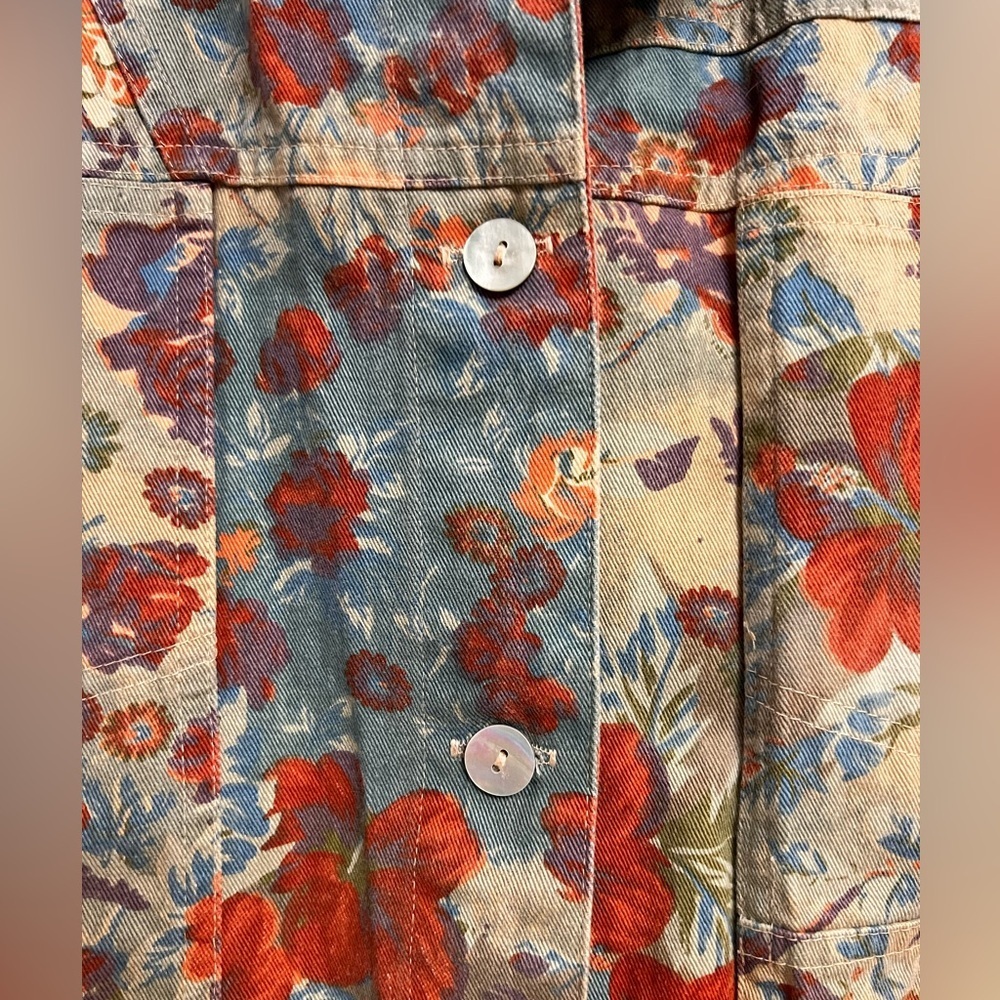 Coldwater Creek Denim Shirt Jacket M | Dusty-Floral motif | Lagenlook - Picture 4 of 5
